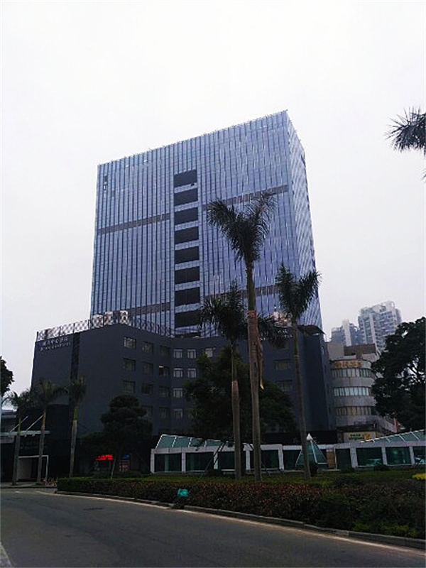 珠海大廈，地址：吉大九州大道珠海蓋澤 geze 地彈簧門